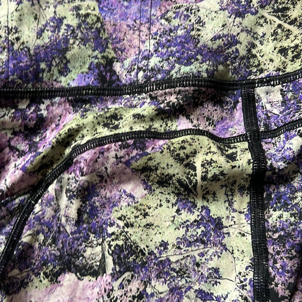 Lululemon Fast & Free Floral Leggings | Size 4 | 23" Inseam | Gently Used